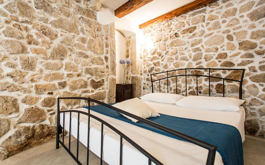 & Antonio Apartman *