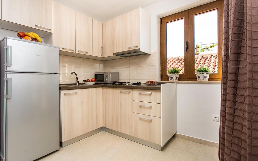 Apartment & Antonio *