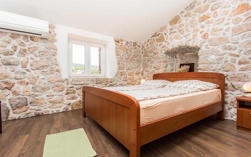 & Antonio Apartment