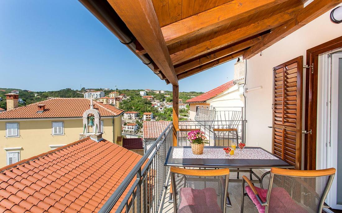 Apartment & Antonio *
